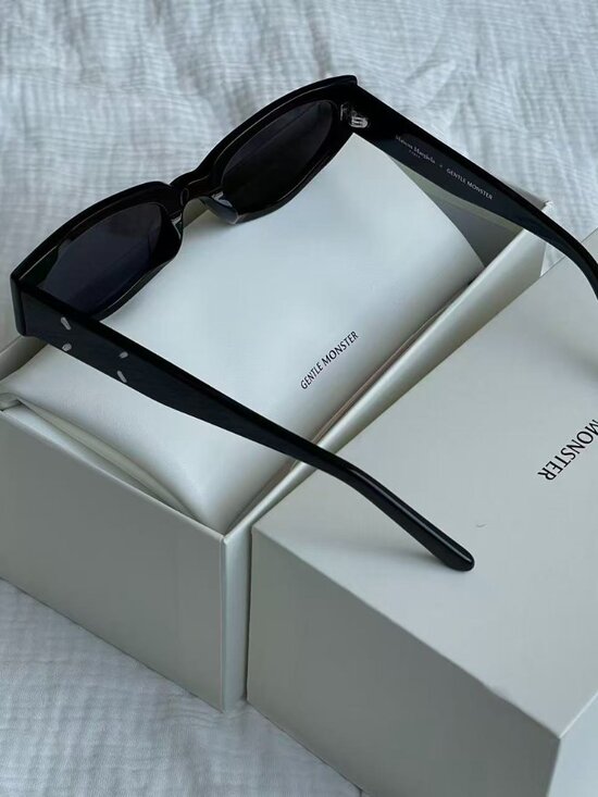 Gentle Monster Black Oval Sunglasses Slim Frame Minimal Designer Style main image 4